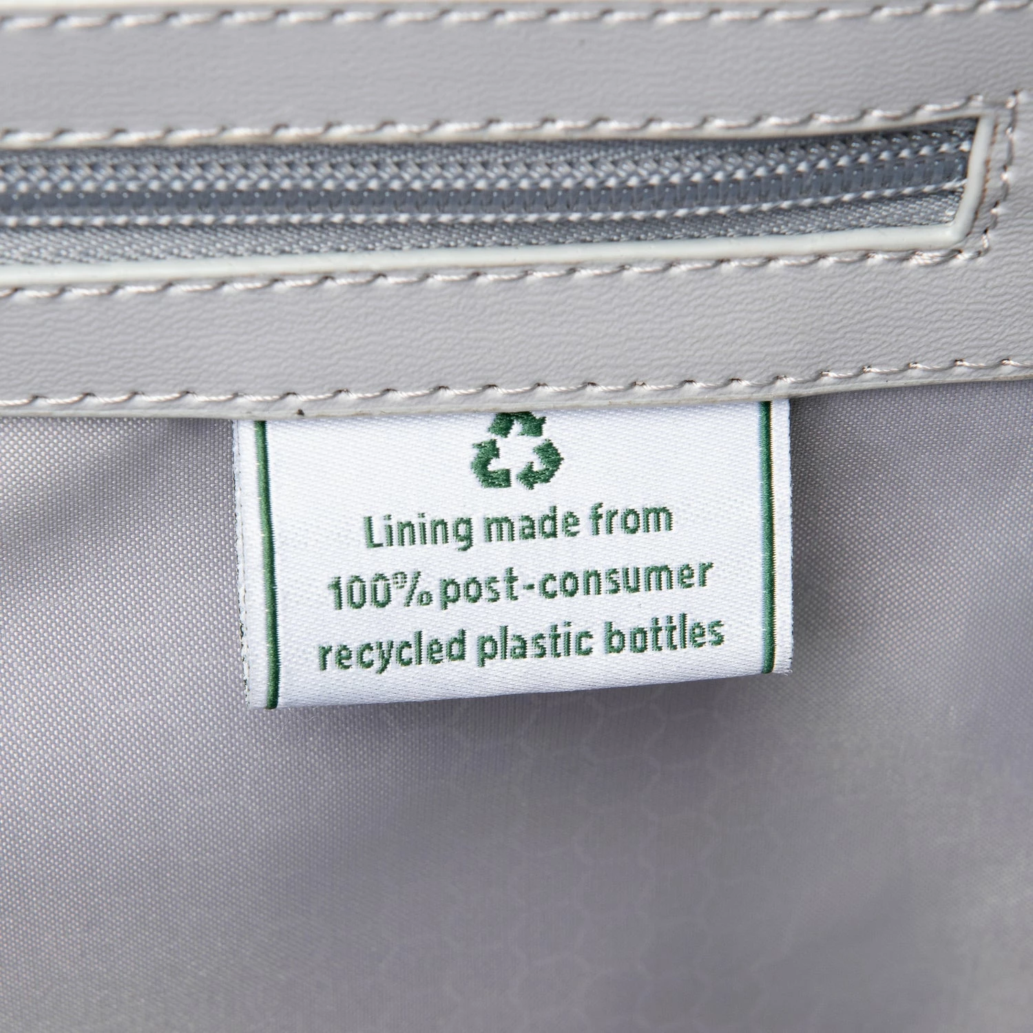 Travelpro Maxlite® 5 Drop-Bottom Weekender 9 Travelpro Maxlite® 5 Drop-Bottom Weekender - Image 7