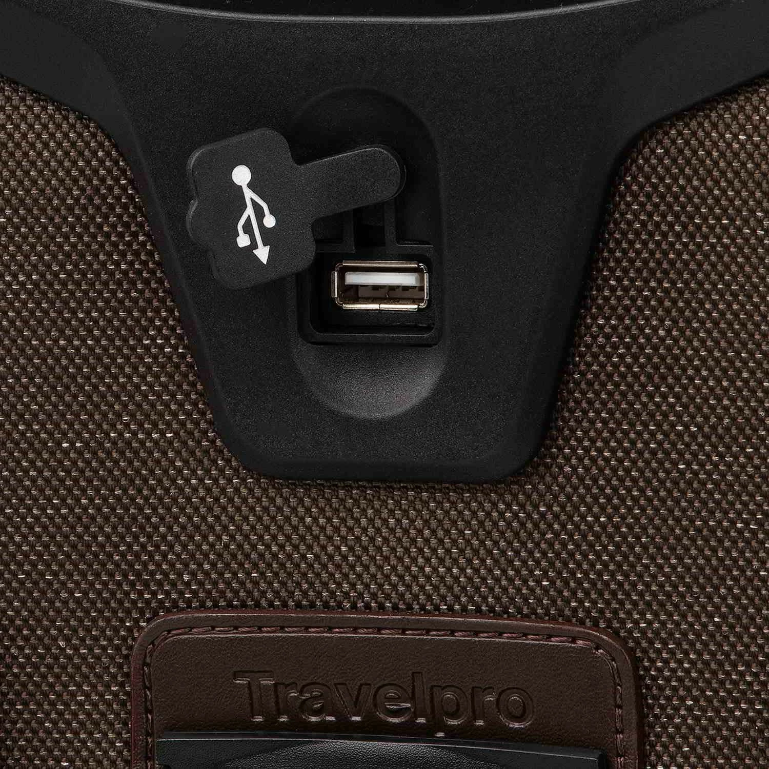 Travelpro Platinum® Elite International Carry-On Expandable Rollaboard® 17 Travelpro Platinum® Elite International Carry-On Expandable Rollaboard® - Image 15