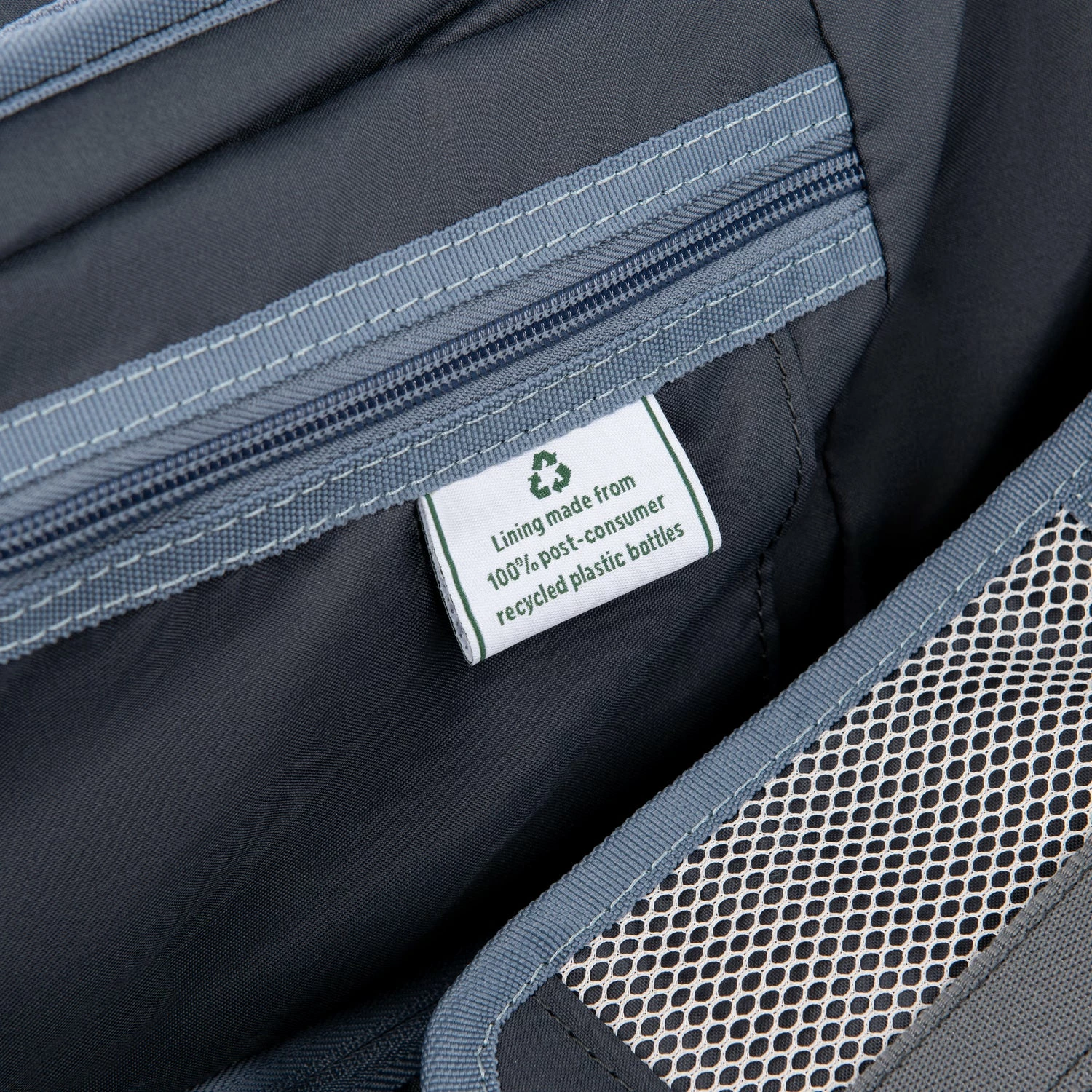 Travelpro Platinum® Elite International Carry-On Expandable Spinner 19 Travelpro Platinum® Elite International Carry-On Expandable Spinner - Image 17