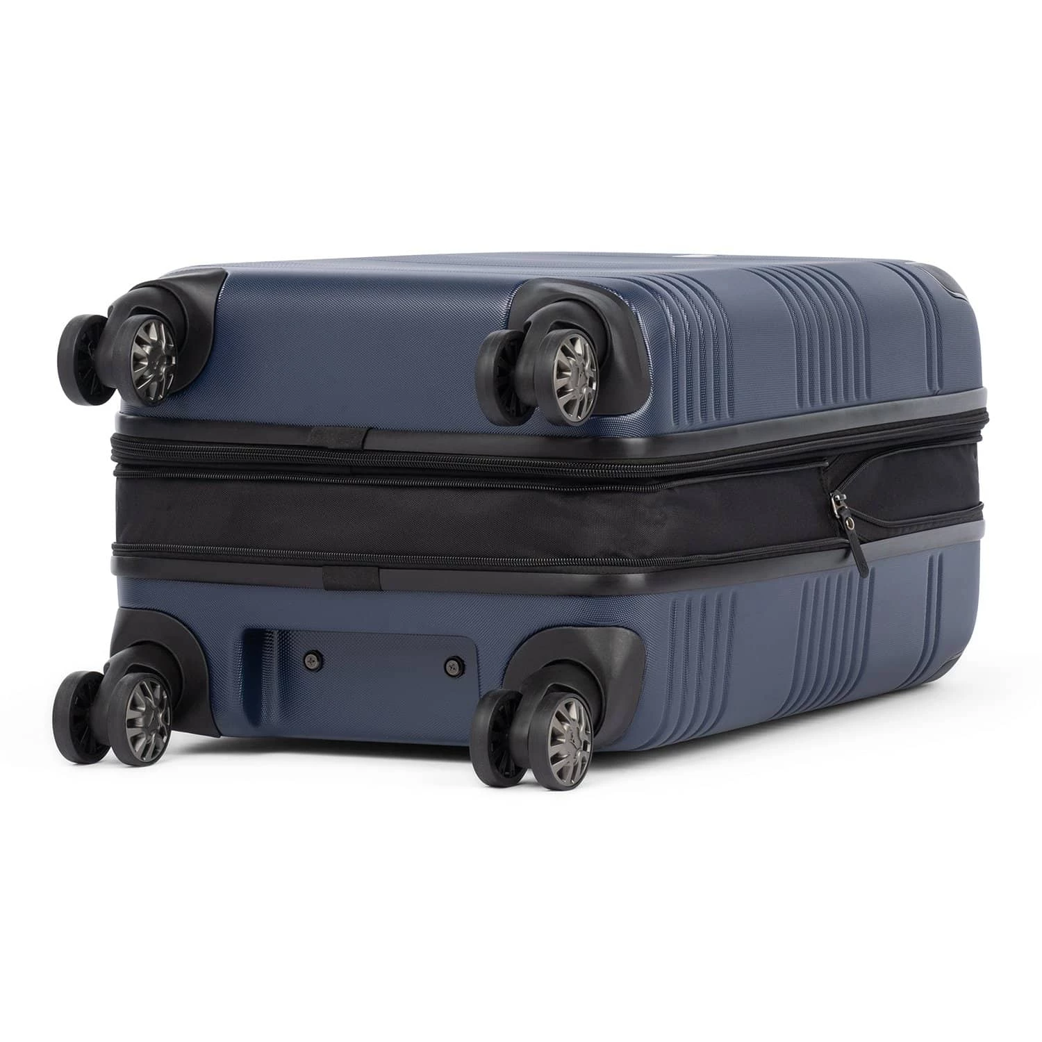 Travelpro Roundtrip® Carry-On / Medium Check-In Hardside Set 20 Travelpro Roundtrip® Carry-On / Medium Check-In Hardside Set - Image 18